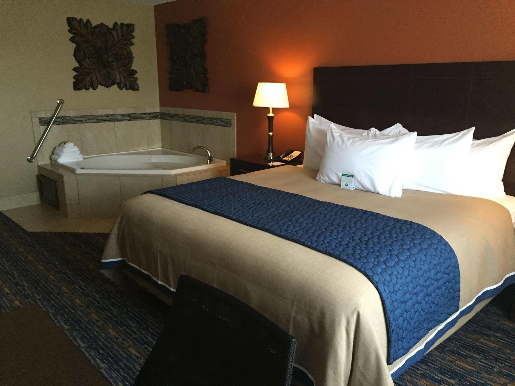 Grandstay Hotel & Suites Mount Horeb - Madison Bagian luar foto
