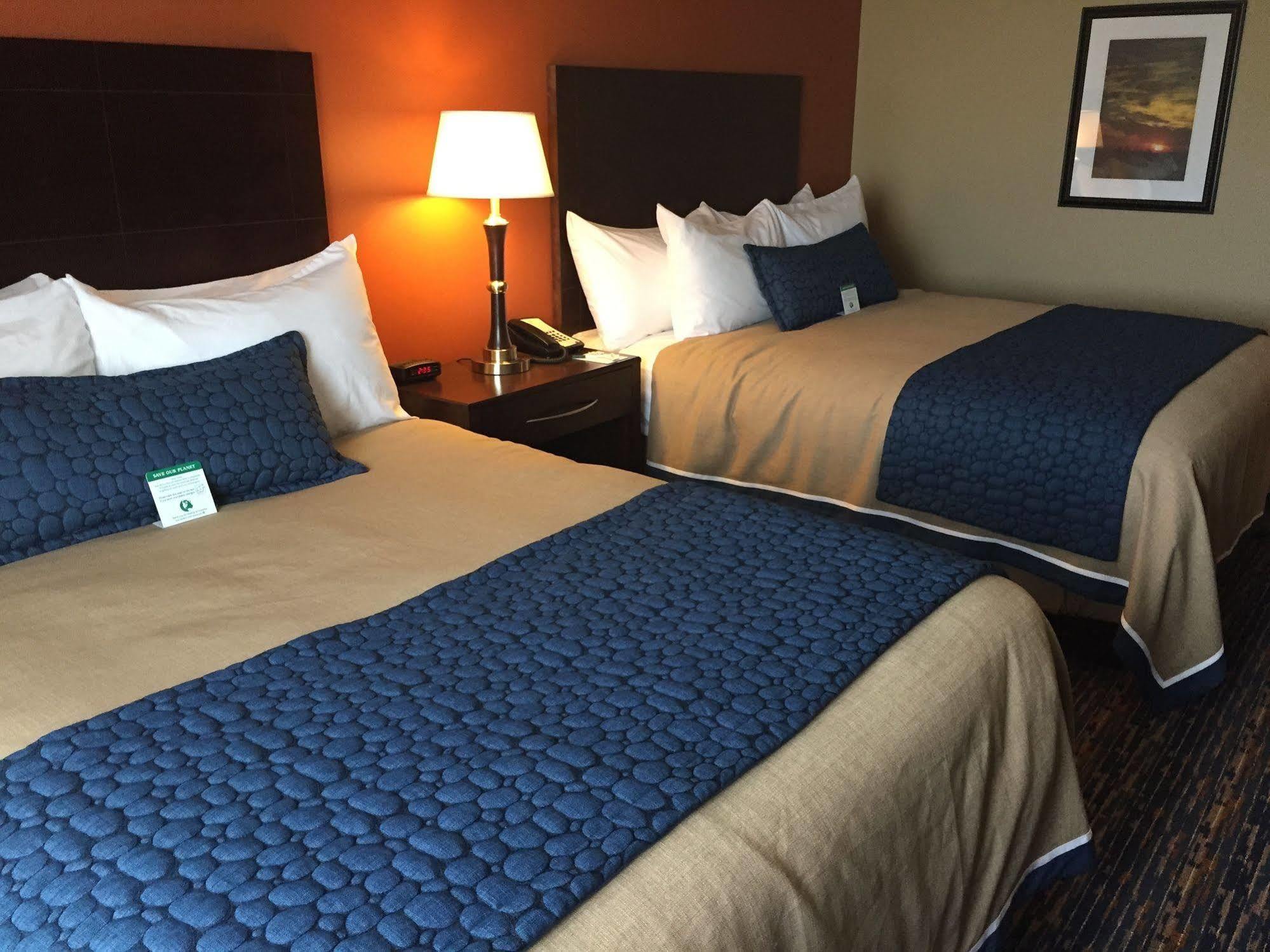 Grandstay Hotel & Suites Mount Horeb - Madison Bagian luar foto